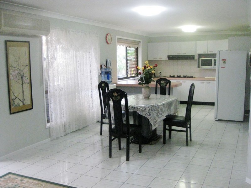 935 Creek Road, Carindale QLD 4152