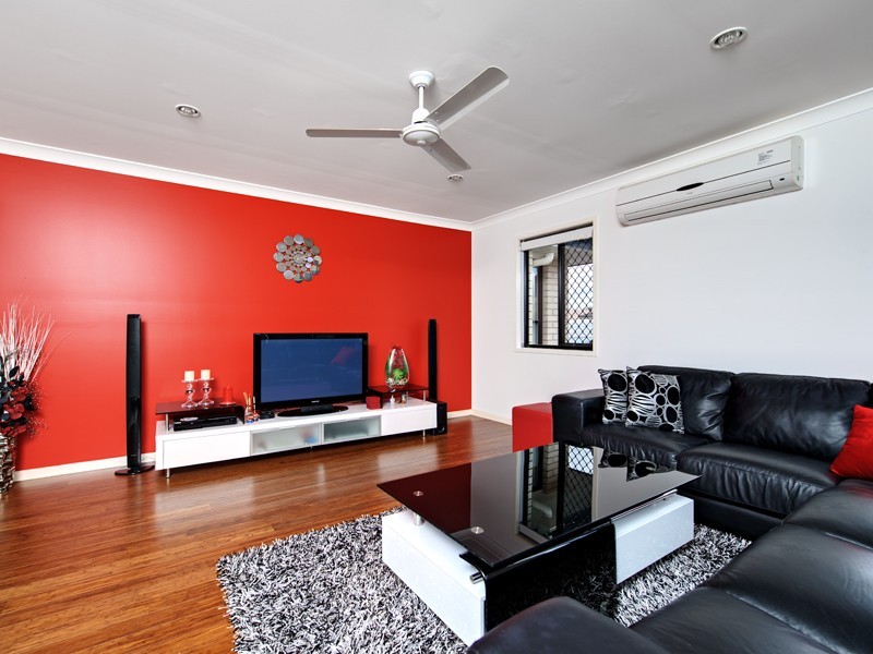 13 Pebbles Court, Berrinba QLD 4117