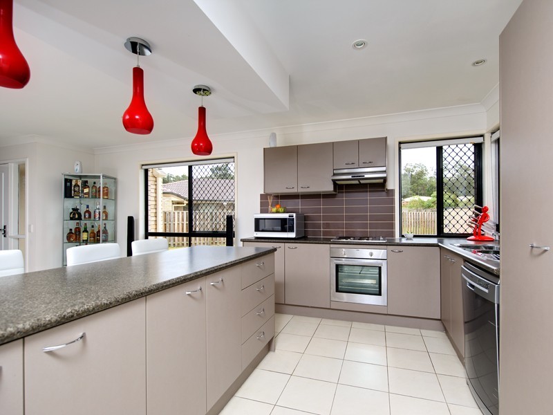 13 Pebbles Court, Berrinba QLD 4117