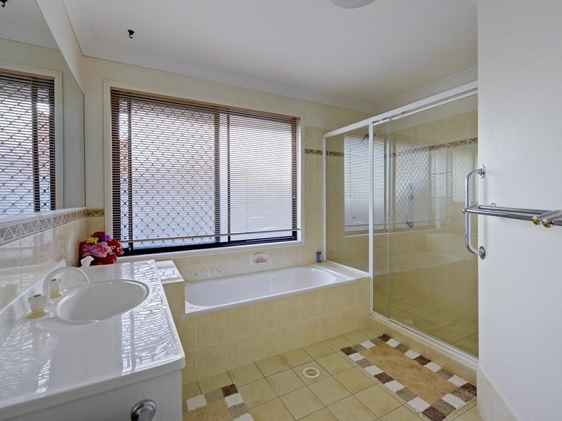 25 The Heights, Underwood QLD 4119