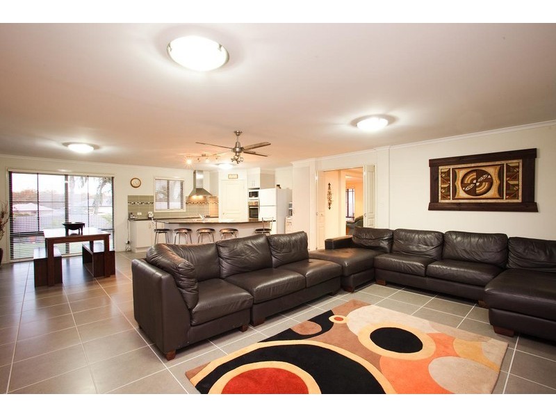 7 Bluebell Place, Calamvale QLD 4116