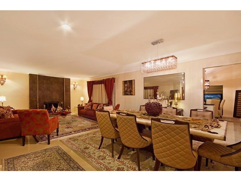 2 Akora Street, Macgregor QLD 4109