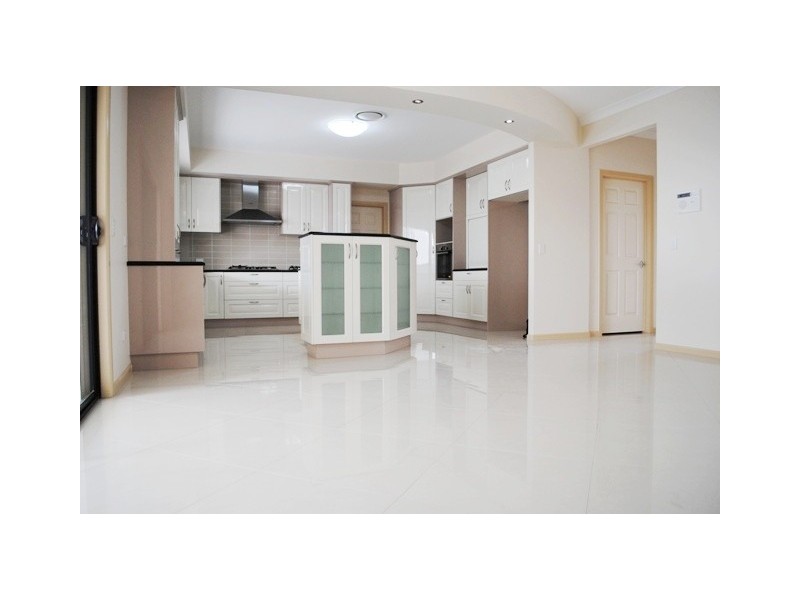 140 Hawthorn Crescent, Stretton QLD 4116