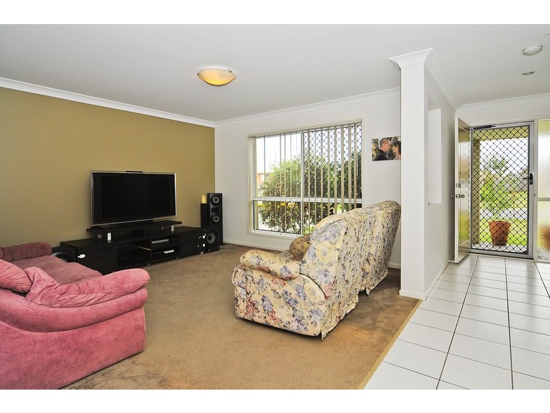 14 Paul Drive, Regents Park QLD 4118