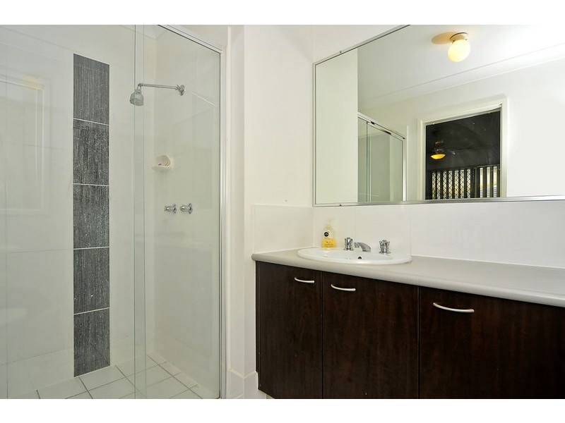 14 Paul Drive, Regents Park QLD 4118