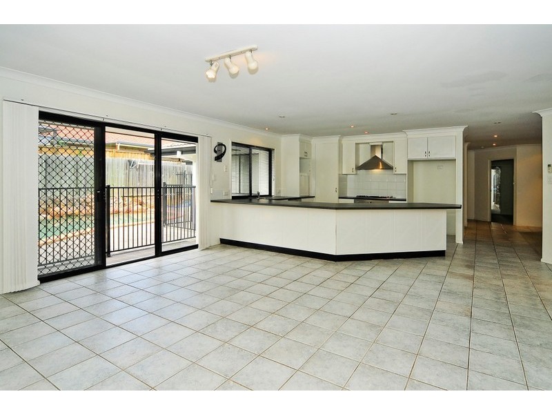 11 Lindfield St, Parkinson QLD 4115