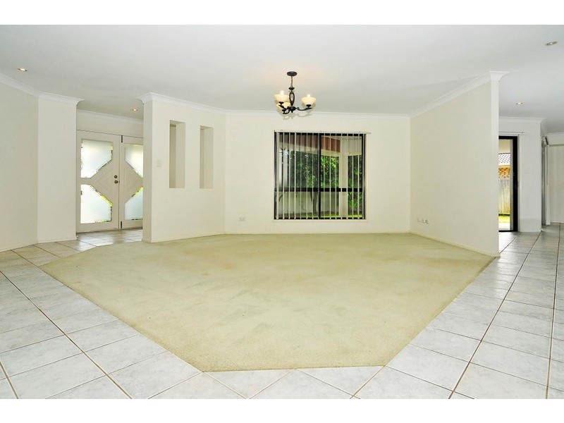 11 Lindfield St, Parkinson QLD 4115