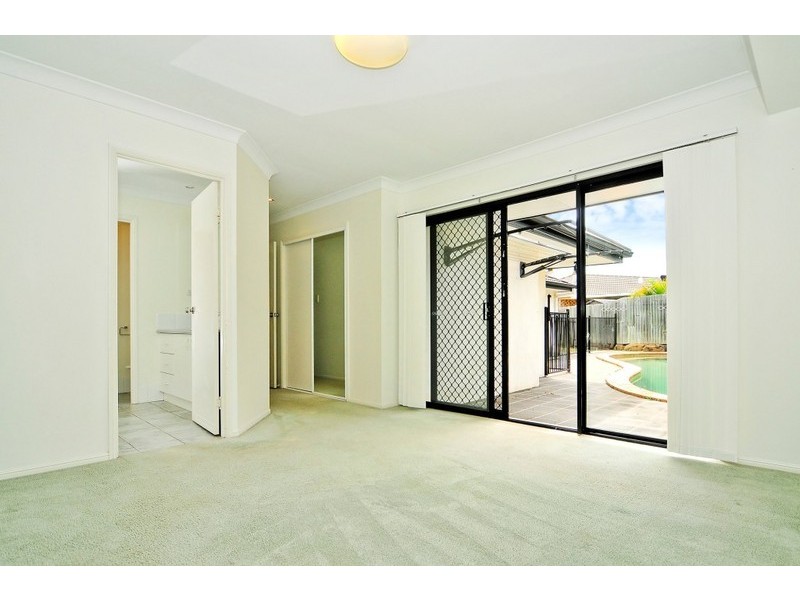 11 Lindfield St, Parkinson QLD 4115