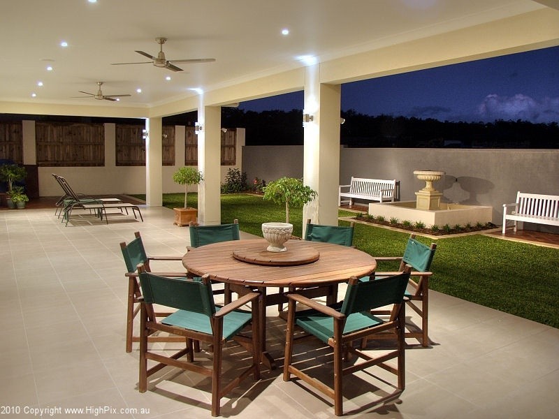 135 The Parkway, Stretton QLD 4116