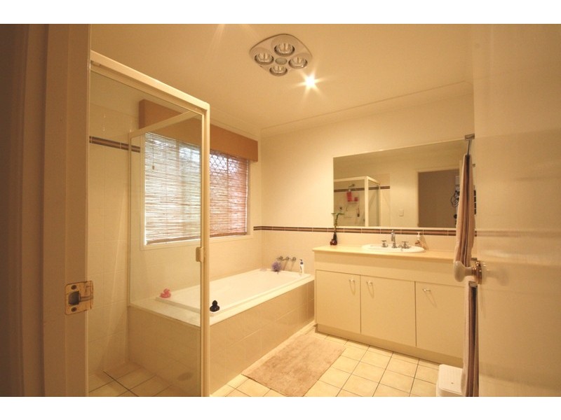 18 Juniper Circuit, Stretton QLD 4116