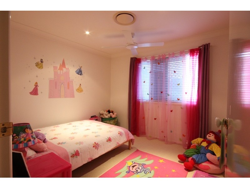 18 Juniper Circuit, Stretton QLD 4116