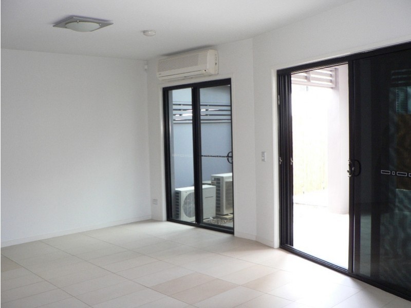 9/307 Mode Place/Underwood Road, Eight Mile Plains QLD 4113