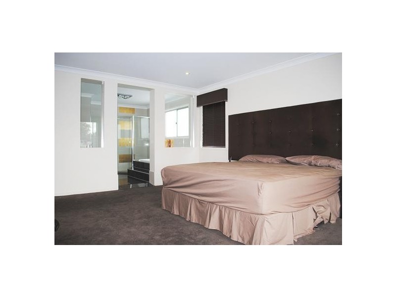 22 Henderson Street, Eight Mile Plains QLD 4113