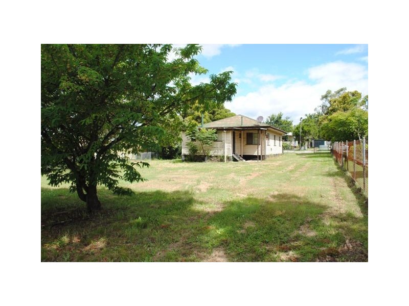 11 Verrell Street, Riverview QLD 4303