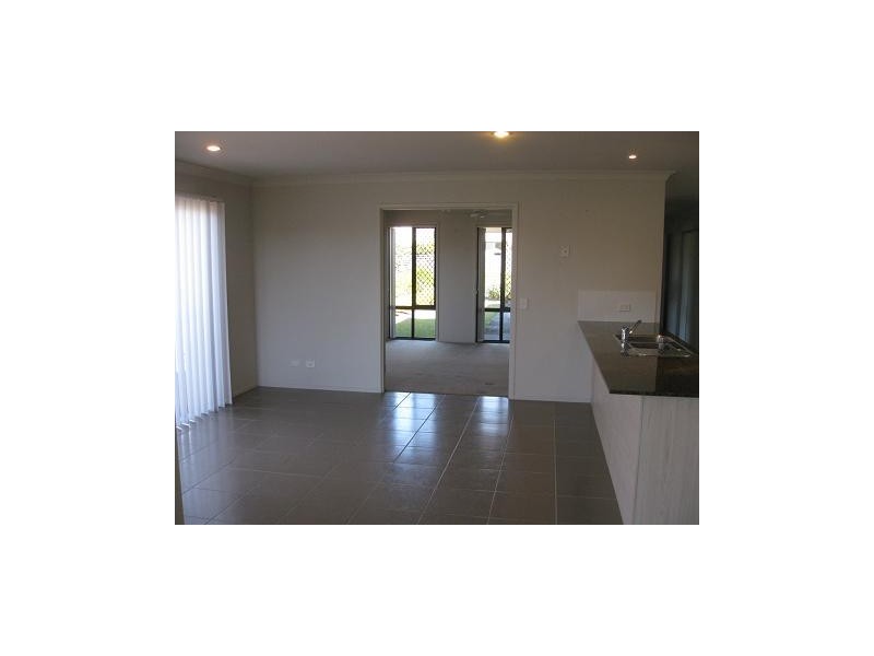 15 Watheroo Place, Parkinson QLD 4115