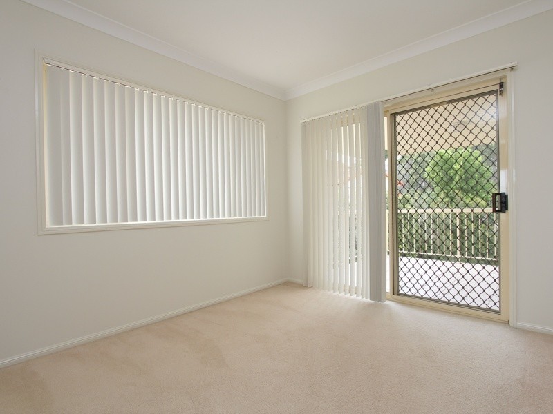 32 Poinciana Crescent, Stretton QLD 4116