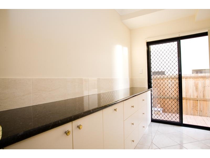 50 The Parkway, Stretton QLD 4116