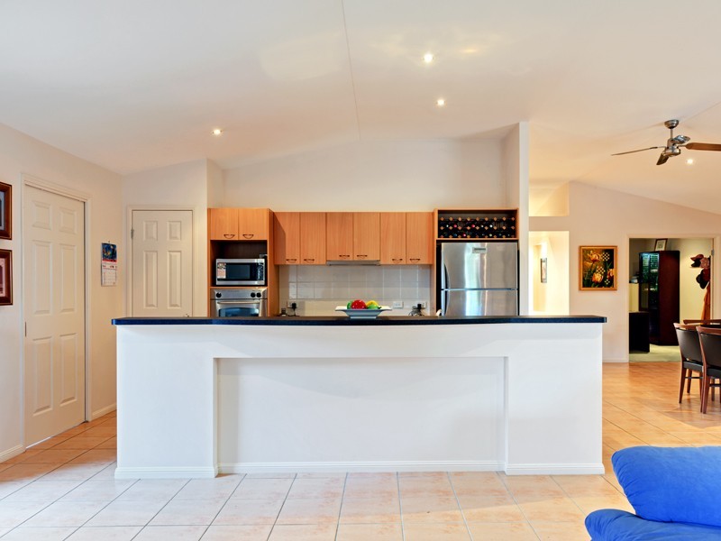 16 Murramarang Drive, Parkinson QLD 4115