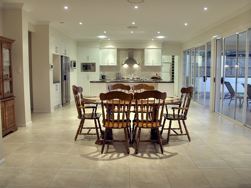135 The Parkway, Stretton QLD 4116