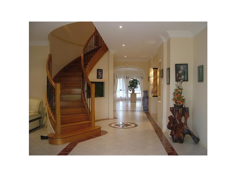 2 Regal Place, Eight Mile Plains QLD 4113