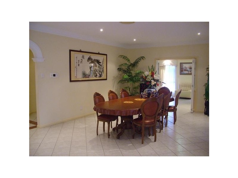 2 Regal Place, Eight Mile Plains QLD 4113