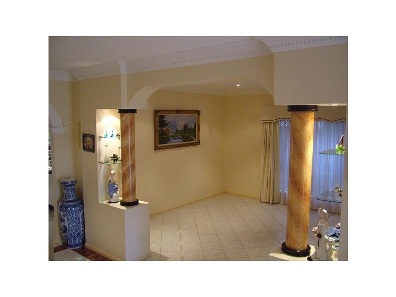 2 Regal Place, Eight Mile Plains QLD 4113