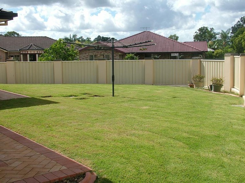 2 Regal Place, Eight Mile Plains QLD 4113