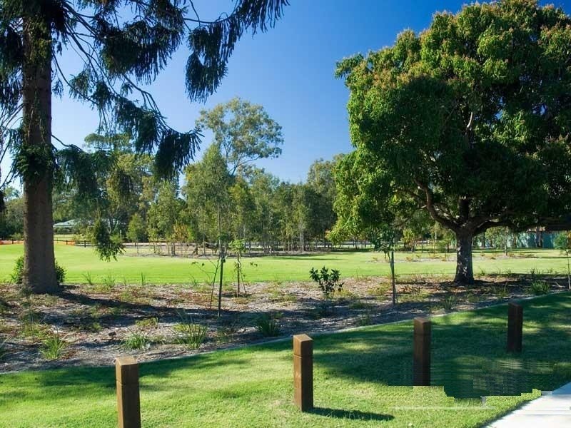 35 Foxwood Cct, Wakerley QLD 4154