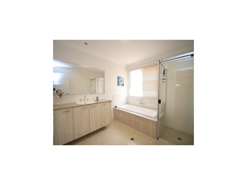 8 Langford Street, Eight Mile Plains QLD 4113