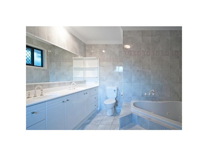 15 Edgeware Close, Sunnybank Hills QLD 4109