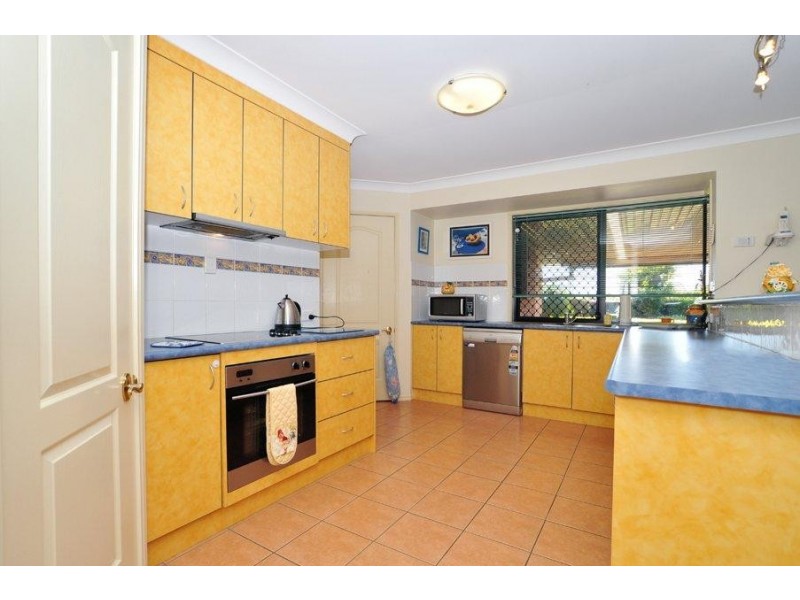 8 Rokeby Drive, Parkinson QLD 4115