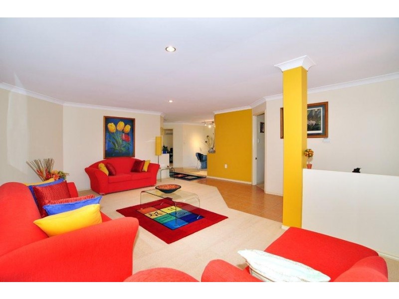 8 Rokeby Drive, Parkinson QLD 4115