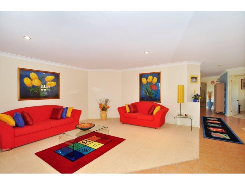 8 Rokeby Drive, Parkinson QLD 4115