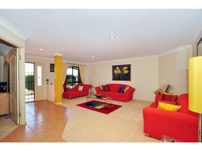 8 Rokeby Drive, Parkinson QLD 4115