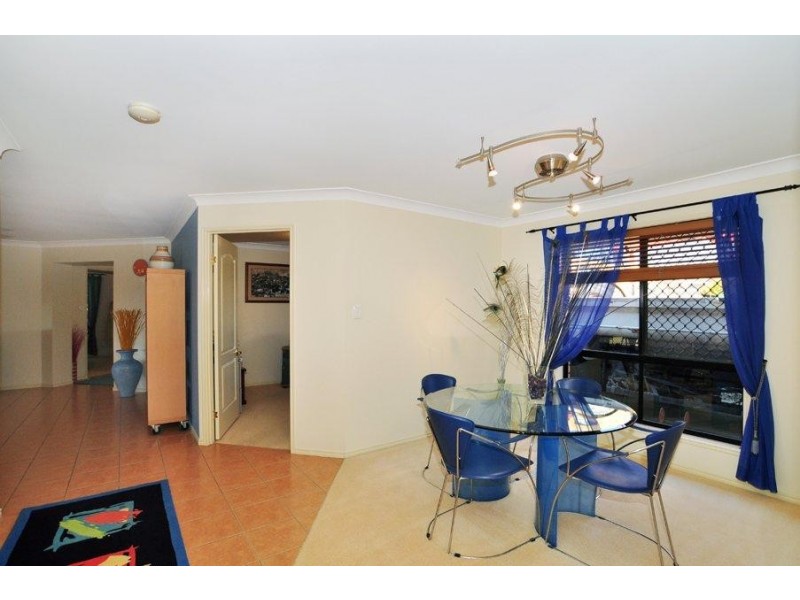 8 Rokeby Drive, Parkinson QLD 4115