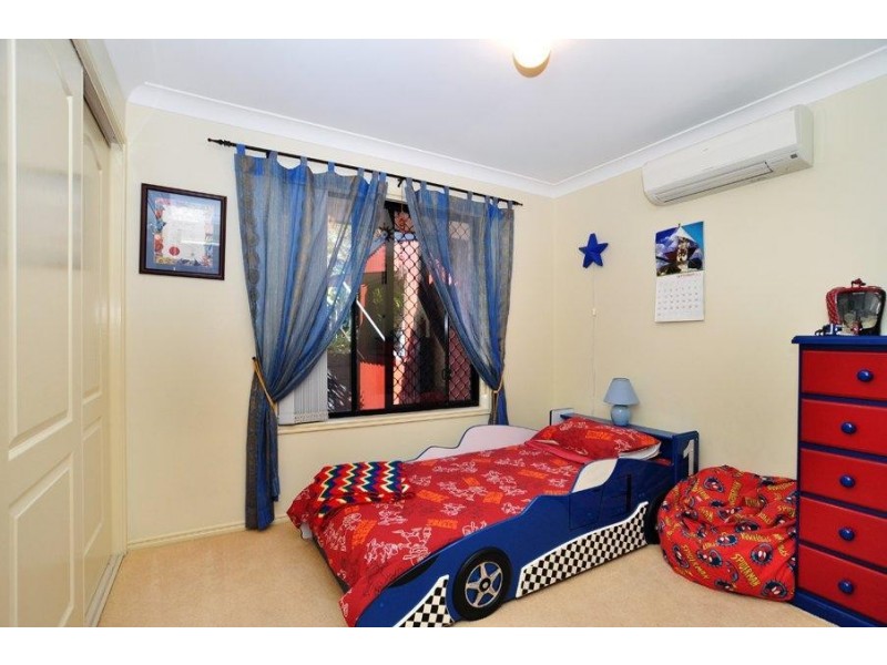 8 Rokeby Drive, Parkinson QLD 4115