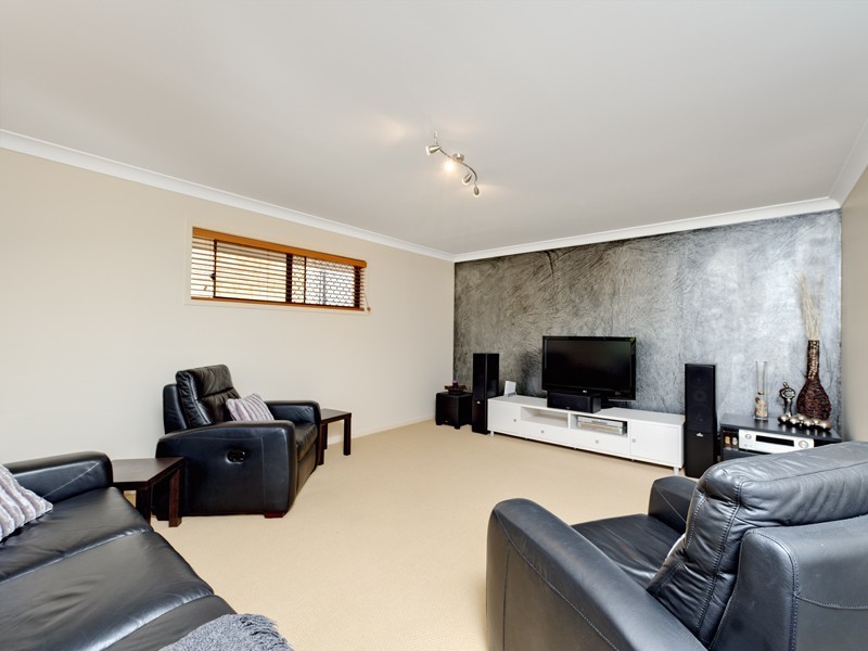 27 Bufalino Street, Parkinson QLD 4115