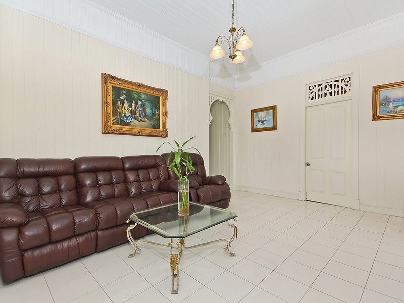 64 Enoggera Road, Newmarket QLD 4051