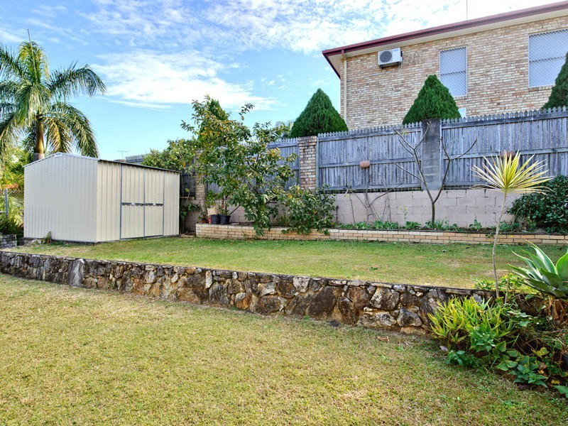 95 Granadilla Street, Macgregor QLD 4109