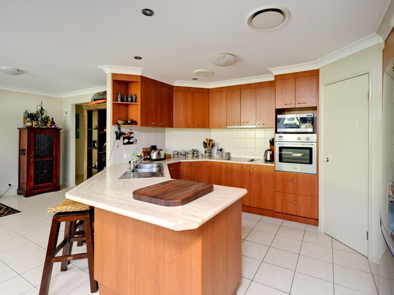 4 Bunya Ct, Parkinson QLD 4115