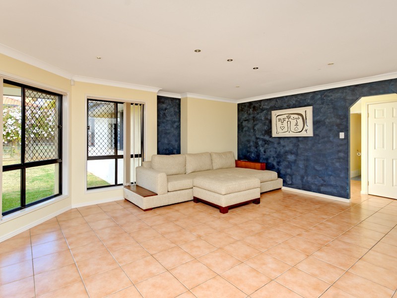 18 Sunhaven Crescent, Kuraby QLD 4112