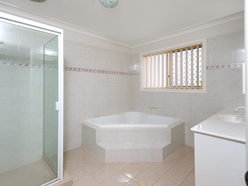 165 Lancaster Circuit, Stretton QLD 4116