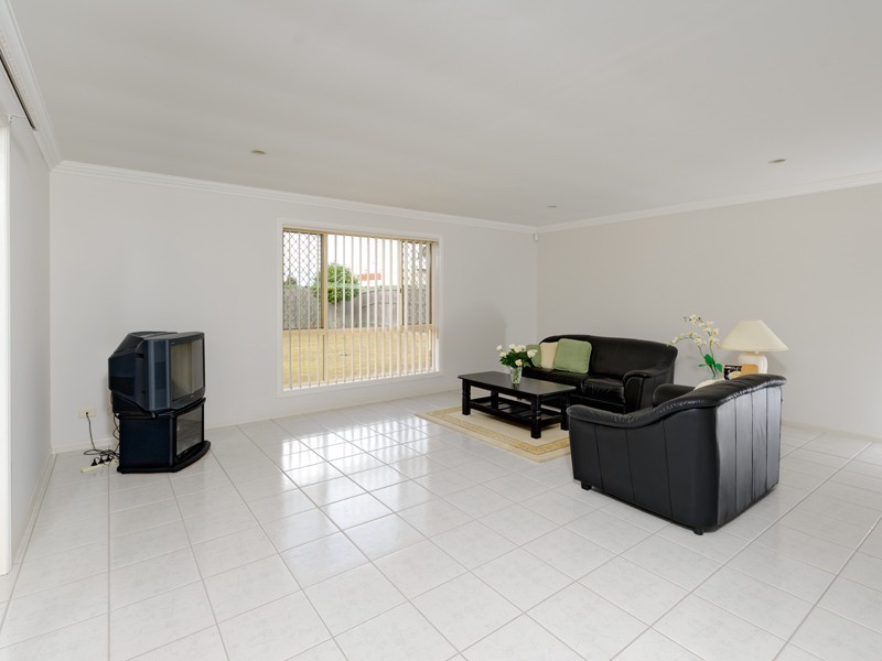 165 Lancaster Circuit, Stretton QLD 4116