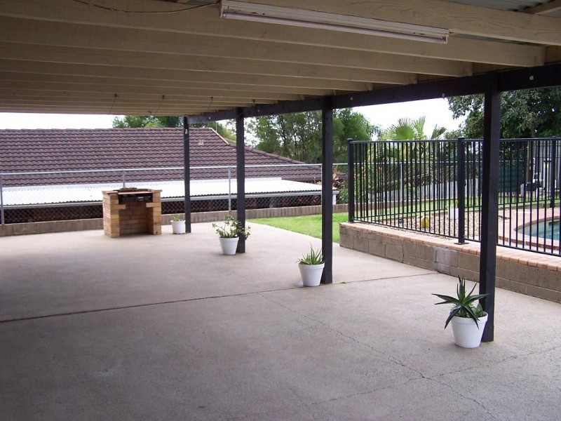 122 Pinelands Road, Sunnybank Hills QLD 4109