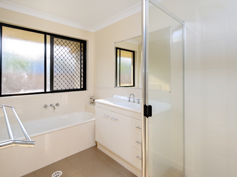 6 Perregreen Street, Doolandella QLD 4077