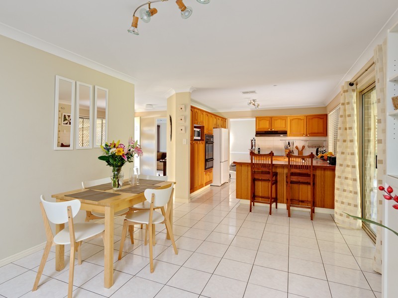 42 Bannockburn Crescent, Parkinson QLD 4115