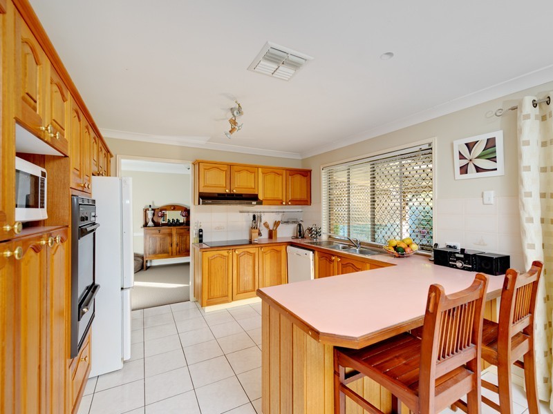 42 Bannockburn Crescent, Parkinson QLD 4115