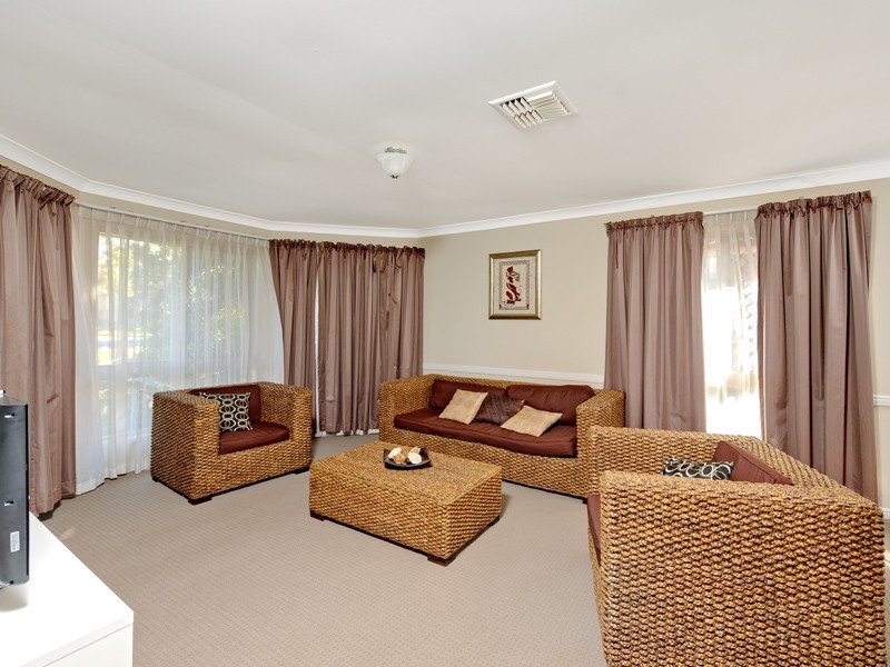 42 Bannockburn Crescent, Parkinson QLD 4115