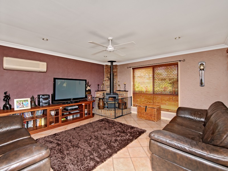 8 Poplar Close, Calamvale QLD 4116