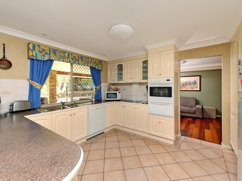 8 Poplar Close, Calamvale QLD 4116